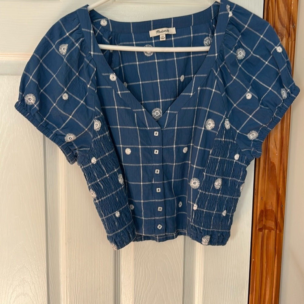 Madewell cute blue top with square buttons.